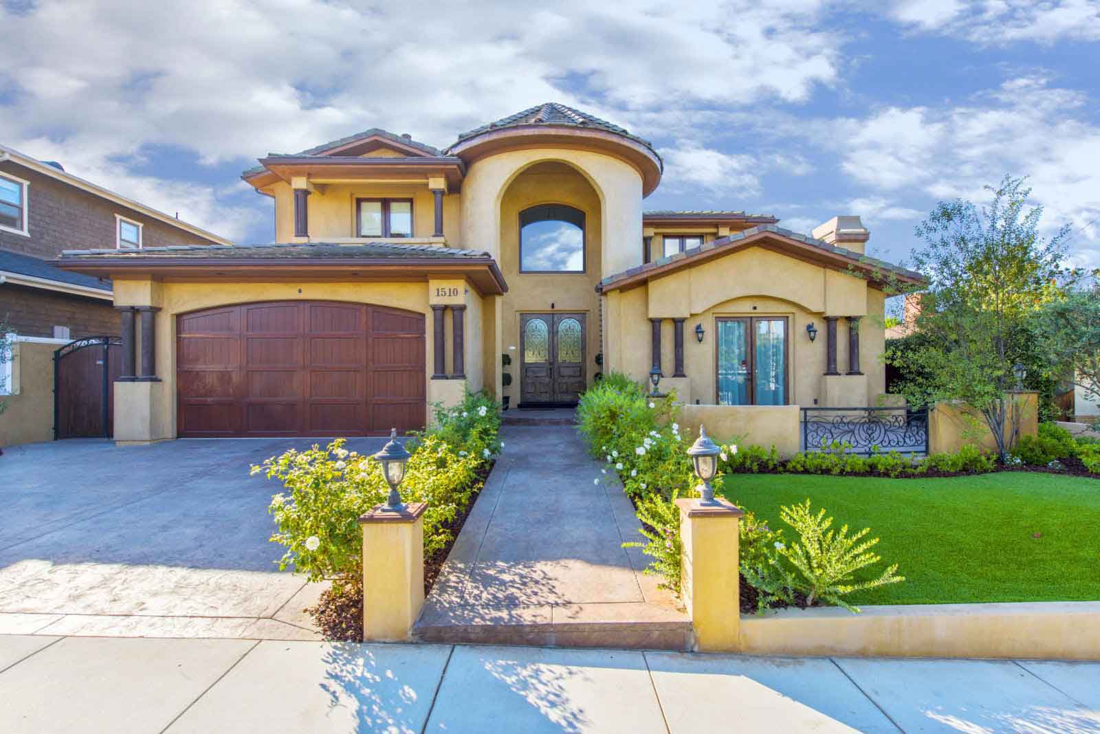 Luxury homes for sale in Manhattan Beach